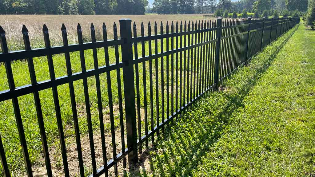perfectly installed aluminum fence