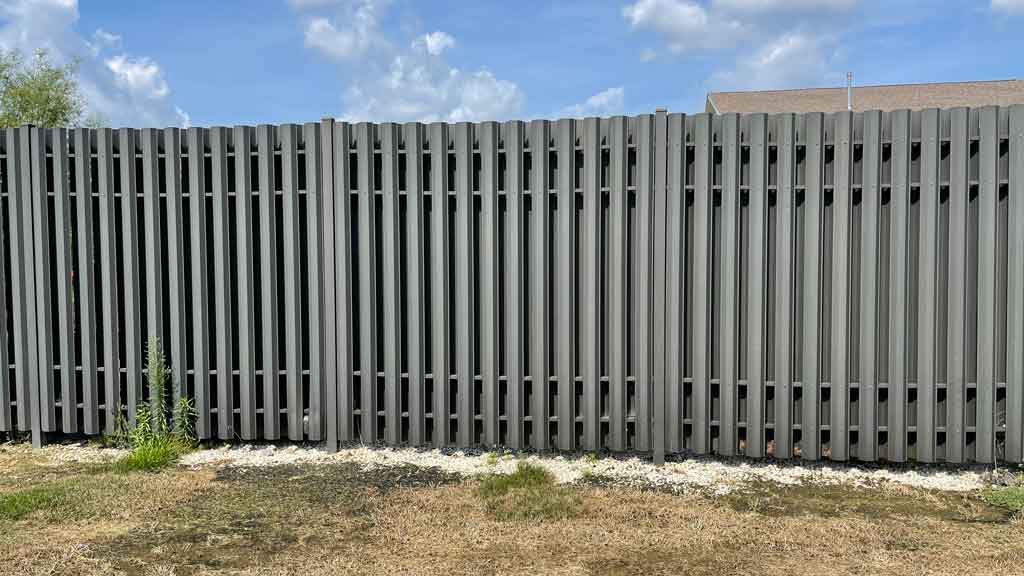 Aluminum privacy fence shadow box style