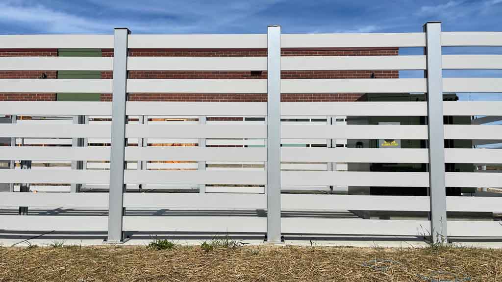 Slat fencing privacy fence