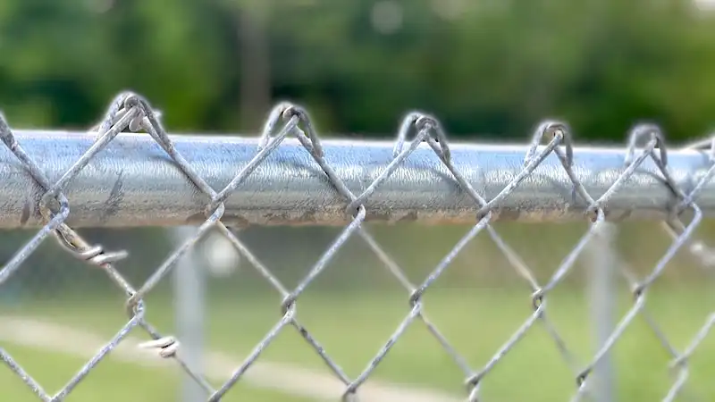 chain link fence top rail