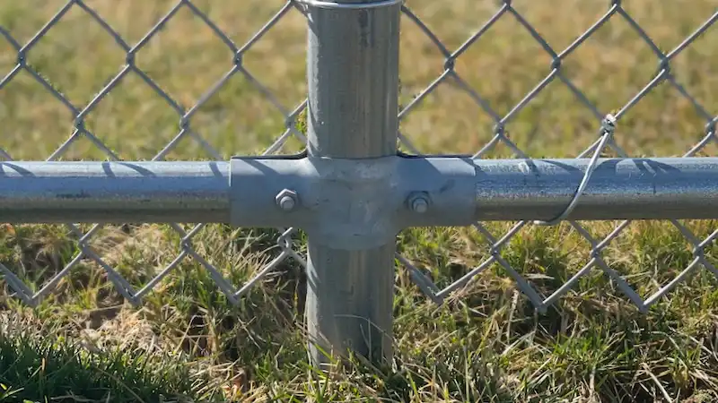 Chain Link Fence Bottom Rail for Extra Strength