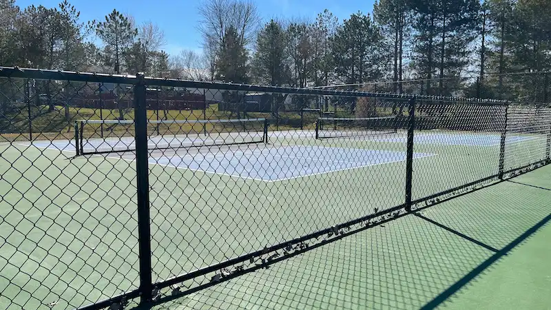 pickleball court chain link fence